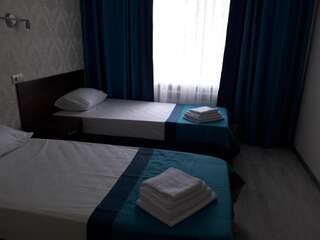 Гостиница Аэропорт Витязево Улучшенный двухместный номер с 2 отдельными кроватями-3